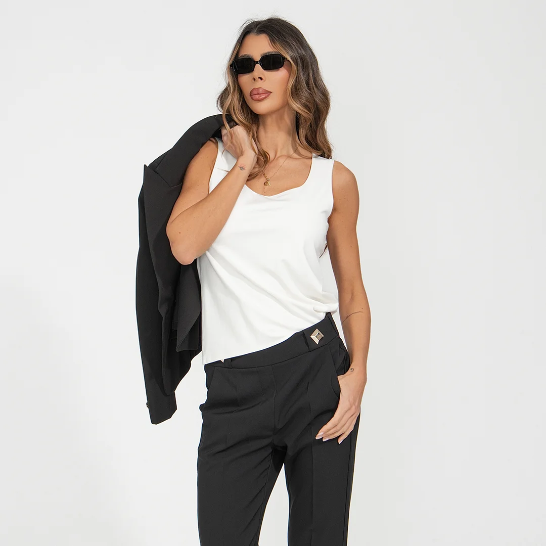 Изчистен топ Junona в бял цвят