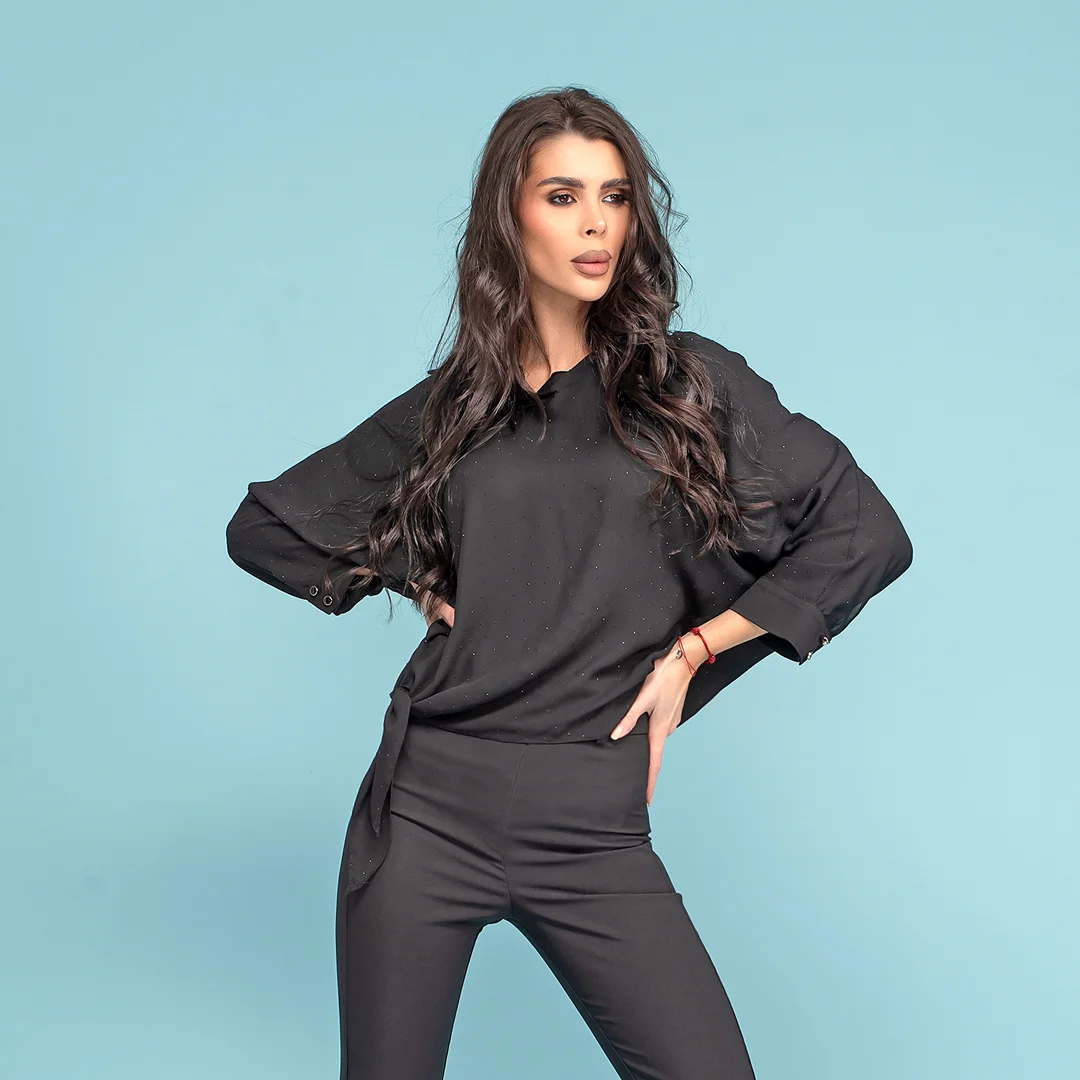 Блуза с камъни и връзка - Junona Блуза с камъни и връзка