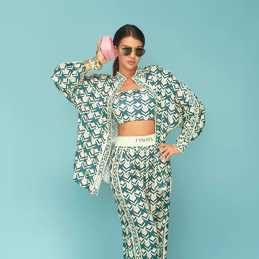 Дълга риза в контрастен десен