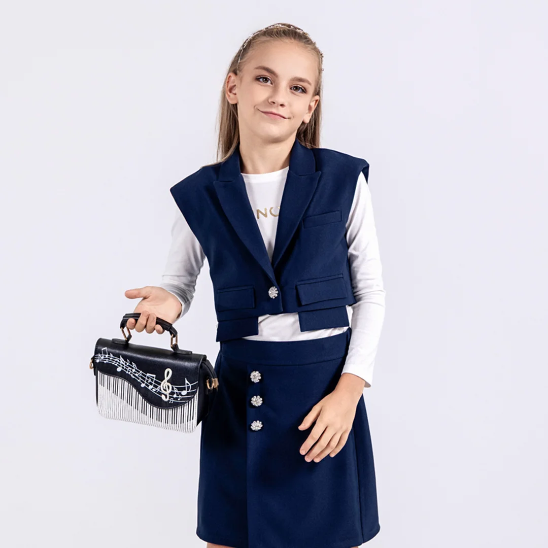 Детски скъсен елек с копче - Junona Детски скъсен елек с копче