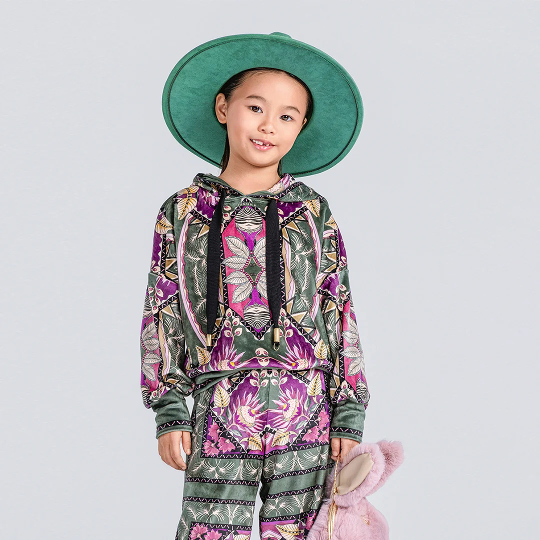 Детски суитшърт от плюш с качулка и връзки - Junona Детски суитшърт от плюш с качулка и връзки