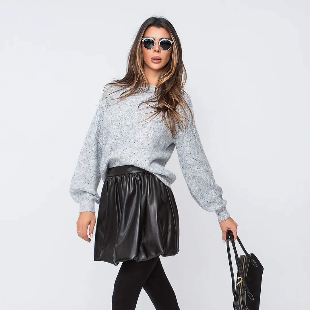 Блуза с пайети и примес на вълна