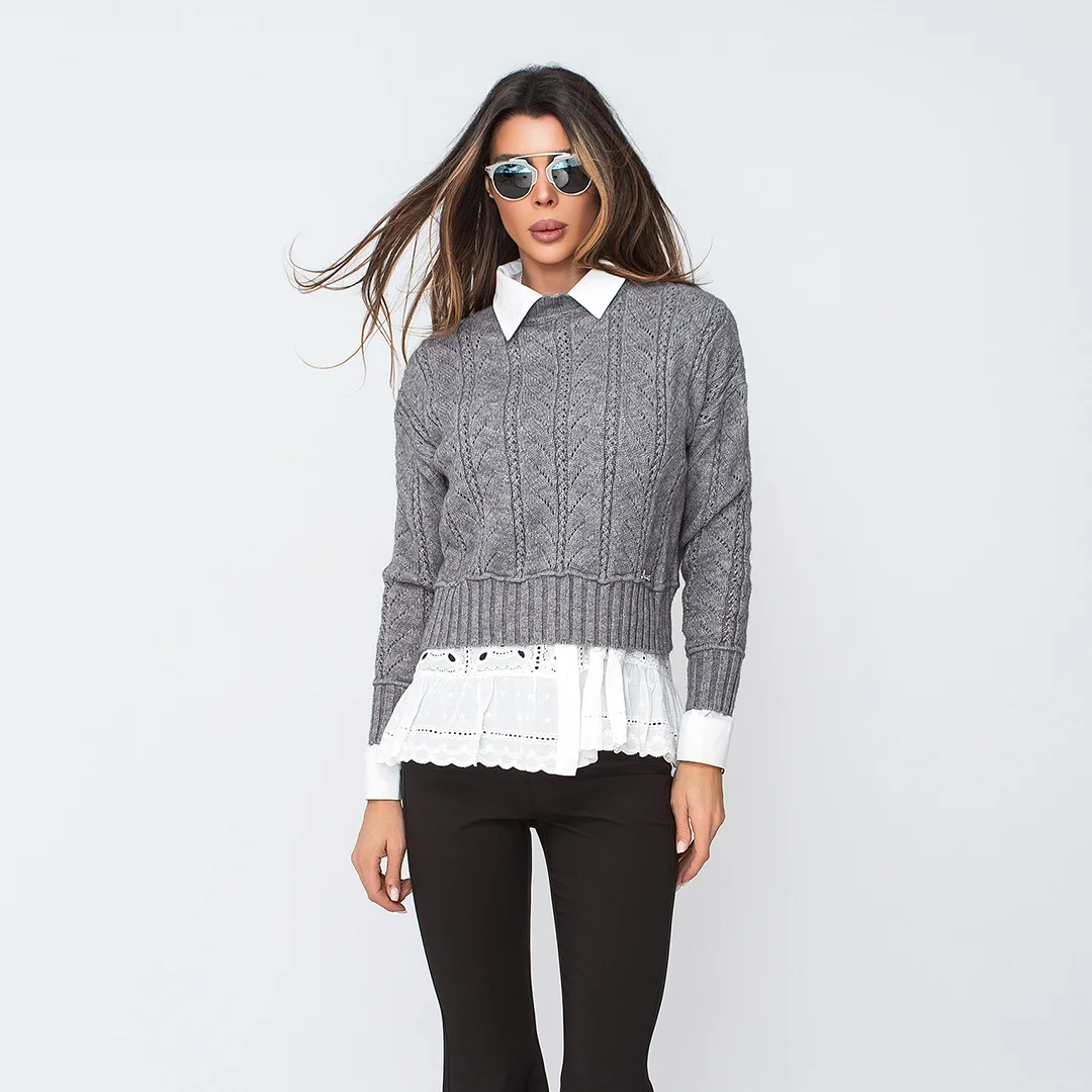 Пуловер с обло деколте и релефна плетка