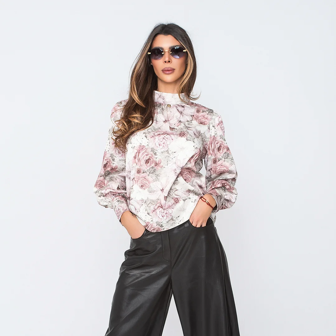 Сатенирана блуза с флорален принт