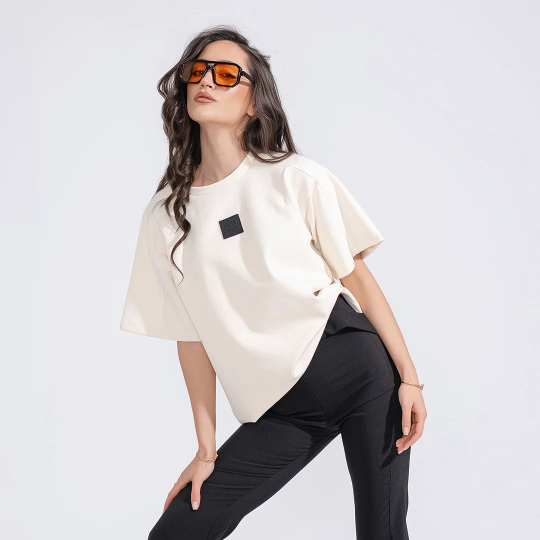 Оувърсайз тениска с гумирано лого Junona