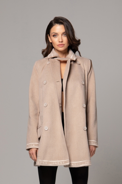 Дамско палто с двуредно закопчаване
